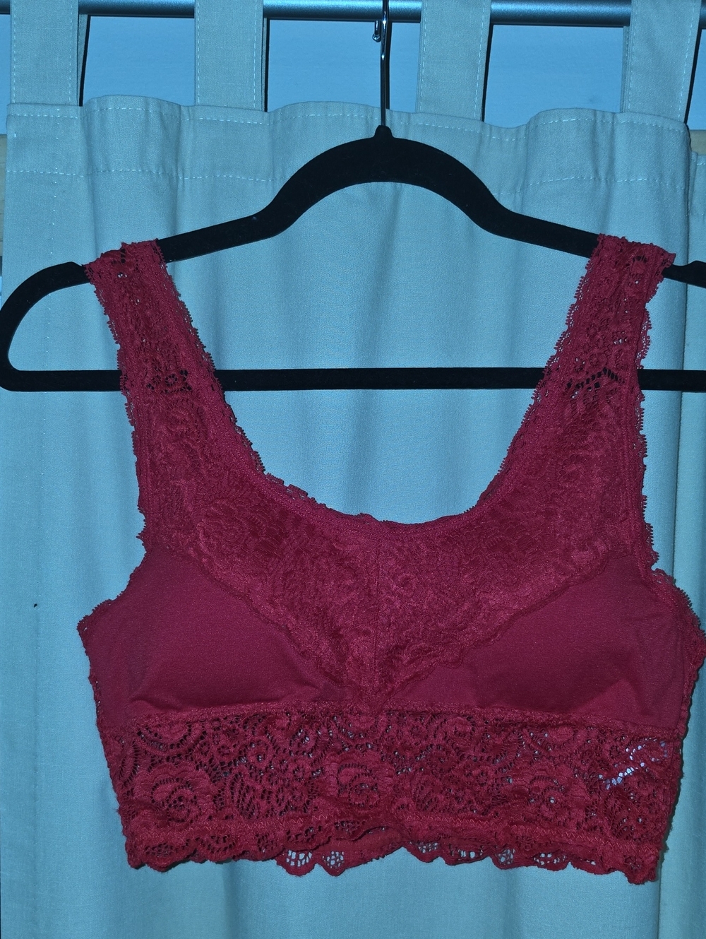 Zenana Outfitters Lace-Trim Wireless Bralette in Red